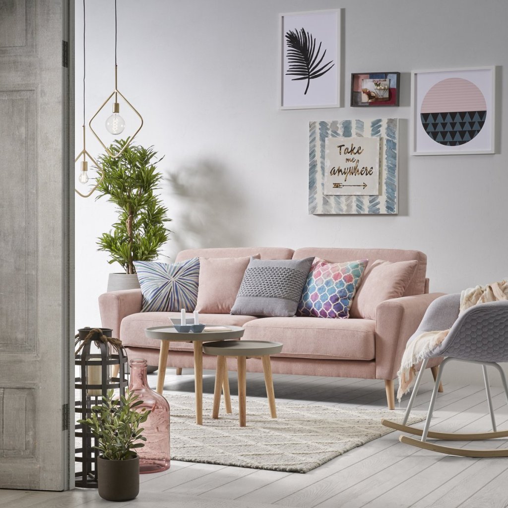 Furnishing the Living Room with a Pink&nbsp;Sofa